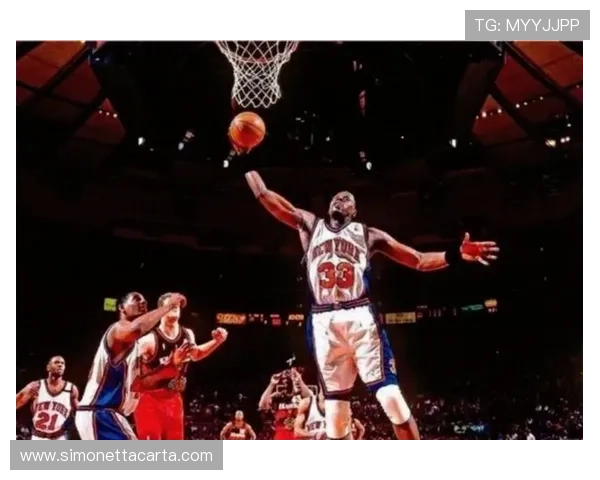 奥拉朱旺内线多样进攻对比乔丹展现更全面得分结构