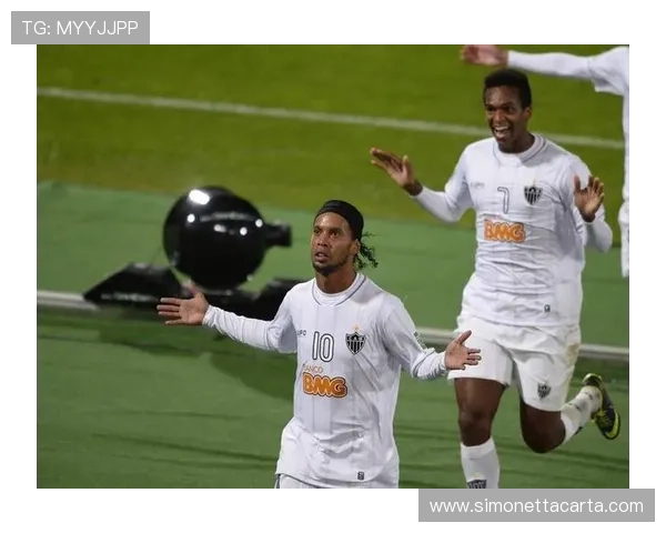 小罗退役后还在夜店蹦到凌晨？这体力是喝红牛续的吧