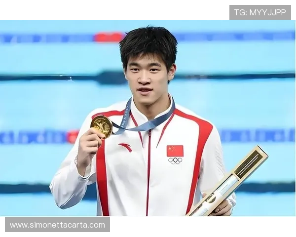 潘展乐竟然比赛结束后还在餐厅开豪宴，这届球员真是日常全靠炫富！